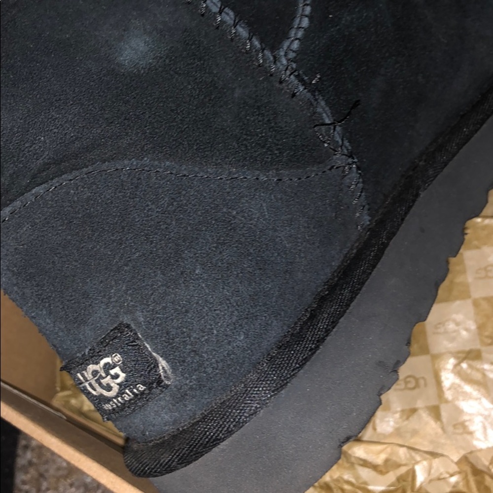 Size 7 Classic Tall Uggs - Picture 5 of 5